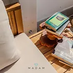 Apartman White