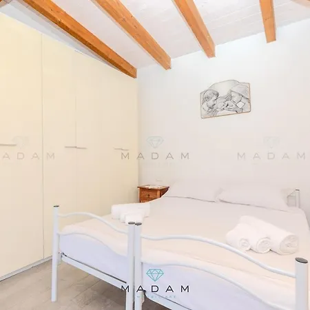 Apartamento White San Pantaleo