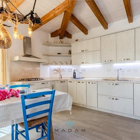 White Апартаменти *