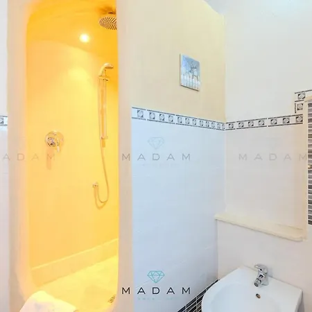 White Апартаменти